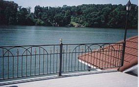 curved aluminum railing