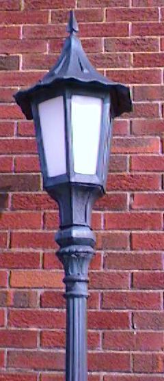 holland street lamp