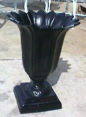 Tulip urn planter, model 3030